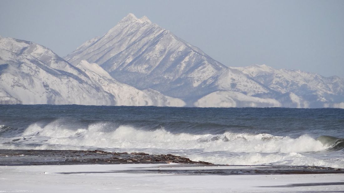 <strong>Beaches: </strong>The coastline is long and dramatic. This beach is on the eastern side of Sakhalin, between Starodubskoye and Vzmorye. 