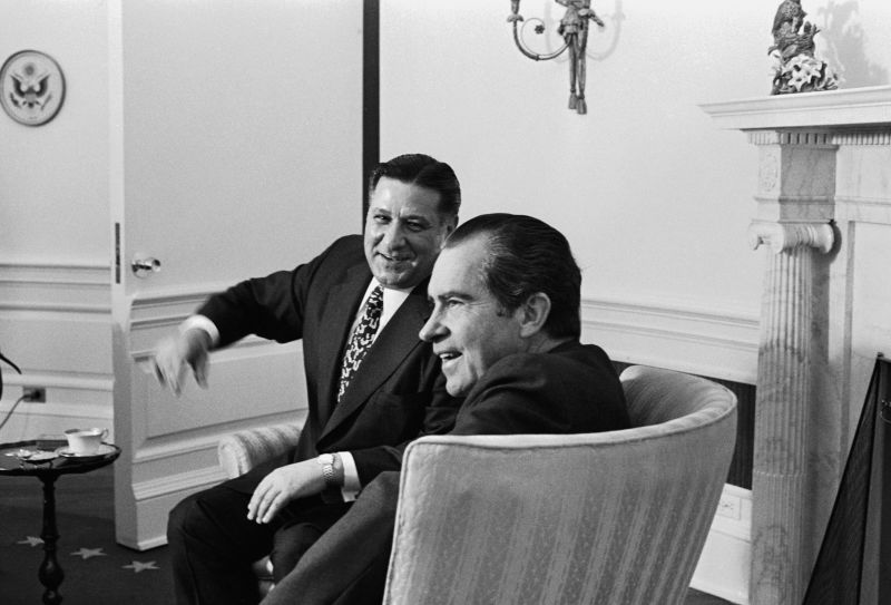 Richard Nixon Political Pin 1972 Nixon Is A Good Loser 