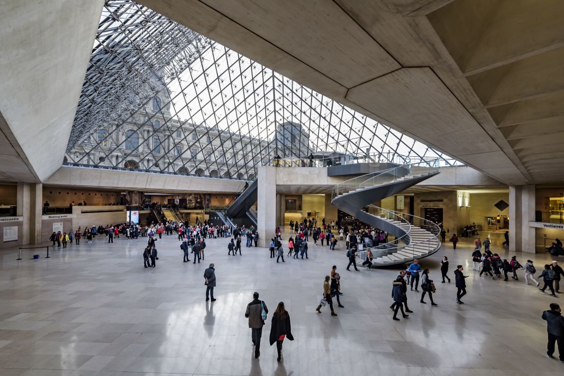 The 90-minute long private tour of the Louvre is led by an art historian and includes a fun and educational game.