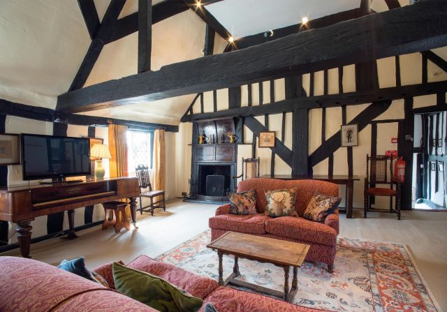 <strong>The Spread Eagle: </strong>Parts of the hotel, an hour south of London, date back to the 15th century. Queen Elizabeth I stayed in the Queen's Suite in 1591.