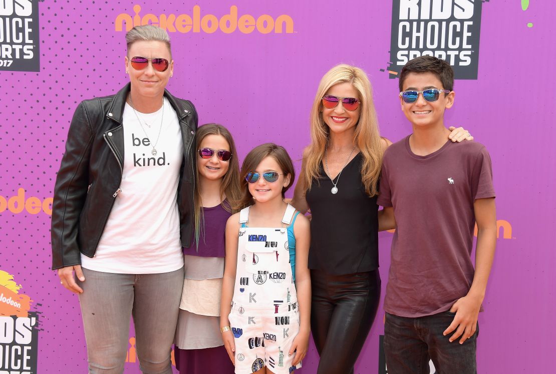 Wambach with wife Glennon Doyle Melton and children at the Nickelodeon Kids' Choice Sports Awards 2017.