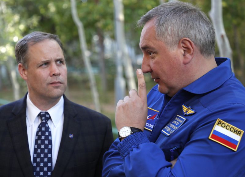 cosmonaut reprimands roscosmos