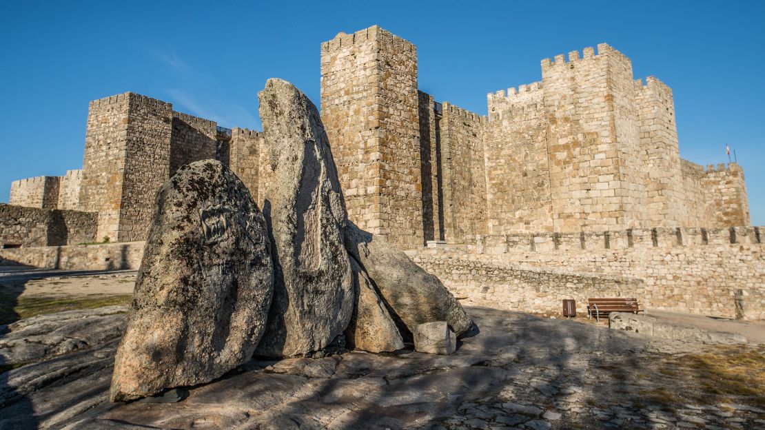 Built between the 9th and 12th centuries on a former Muslim citadel, Trujillo Castle's imposing structure looms large over the city. 