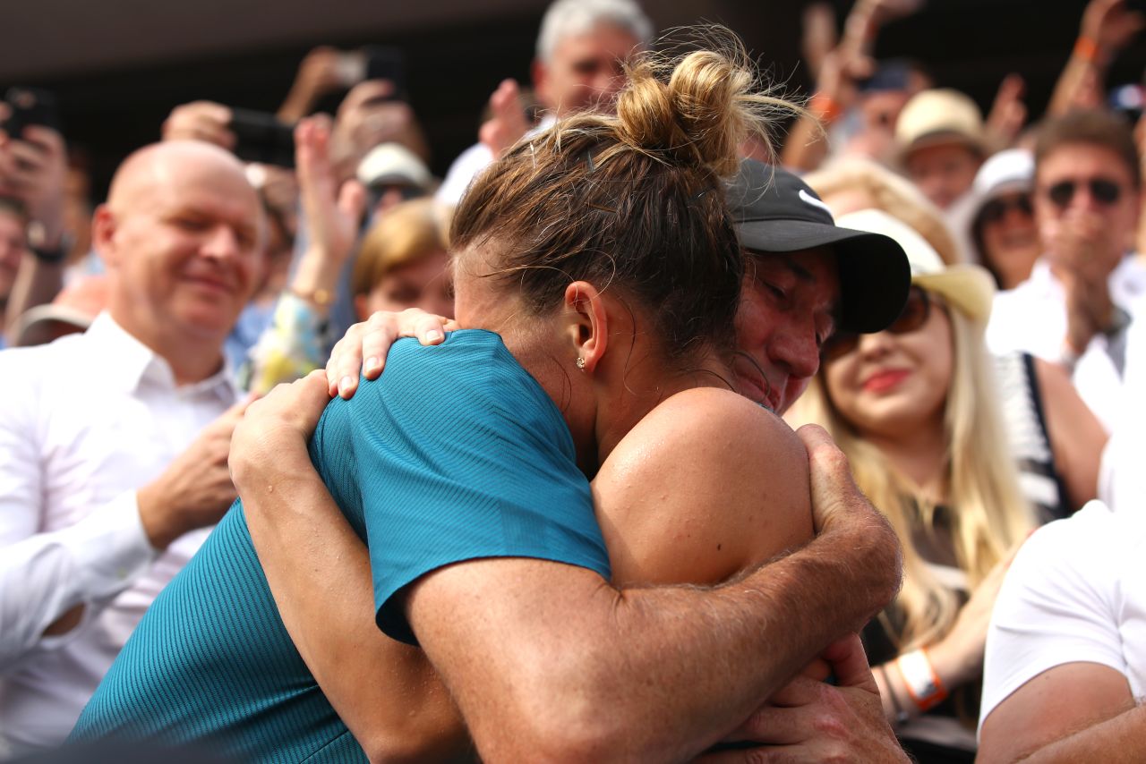 Halep praised coach Darren Cahill during their partnership. They exchanged a hug after Halep's Roland Garros triumph. 