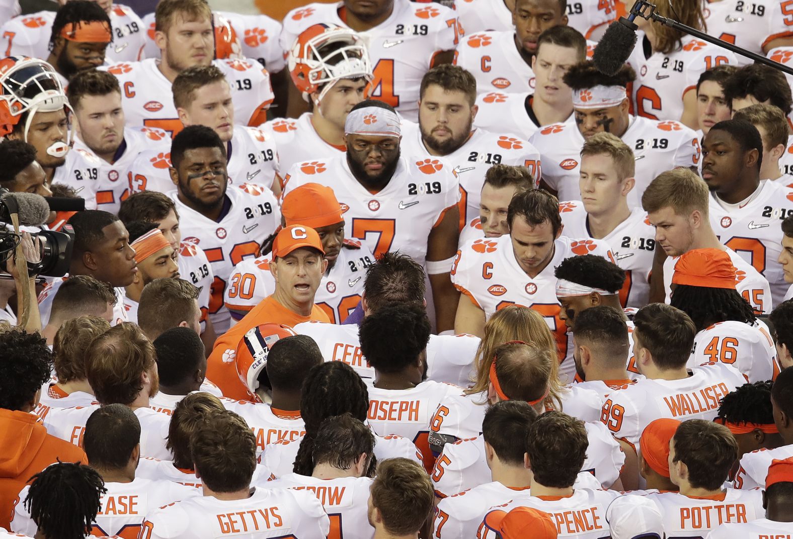 Swinney addresses the Tigers before the game.