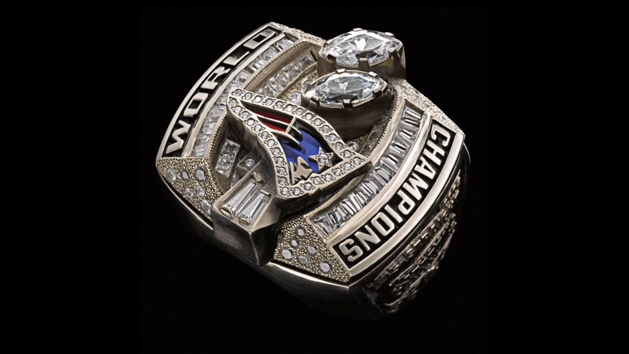 <strong>Super Bowl XXXVIII: </strong>New England Patriots