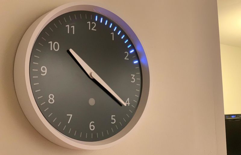 alexa echo clock