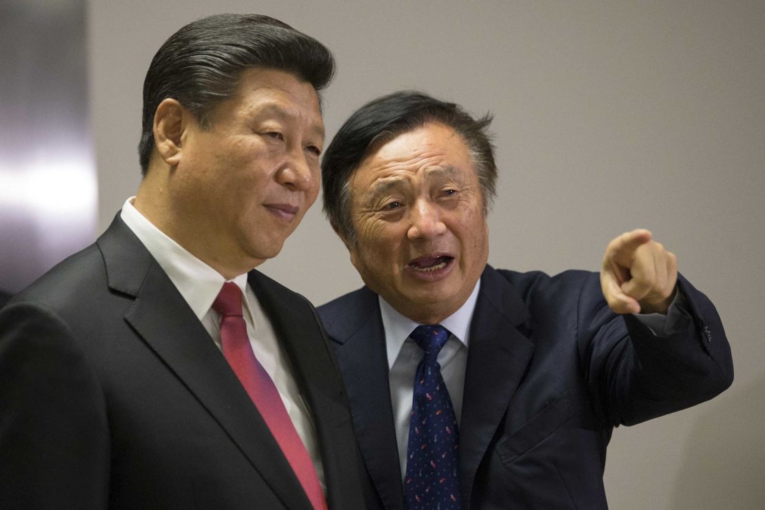 Chinese President Xi Jinping (L) is shown around the offices of Huawei by Ren Zhengfei .