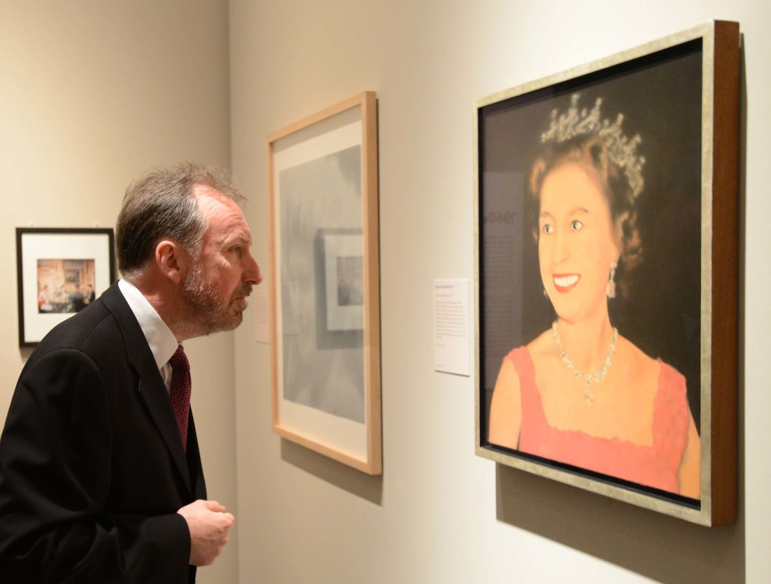 An observer takes a closer look at Gerhard Richter's 1967 painting of the Queen.