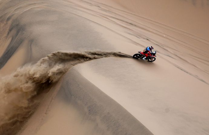 Chilean motorcylist Jose Ignacio Florimo Cornejo conquers a near vertical sand dune.