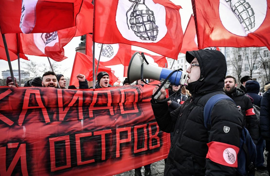 Protestors hold a protest in Moscow on Sunday, demanding the government stop talks on the status of the Southern Kuril Islands, known in Japan as the Northern Territories, to Japan.