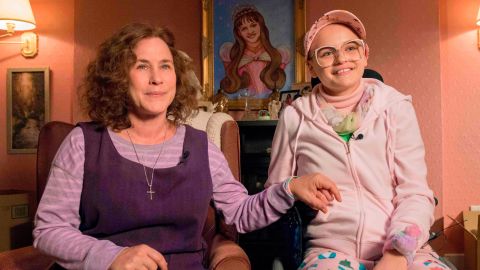 Patricia Arquette, Joey King in 'The Act' (Photo by: Brownie Harris / Hulu)