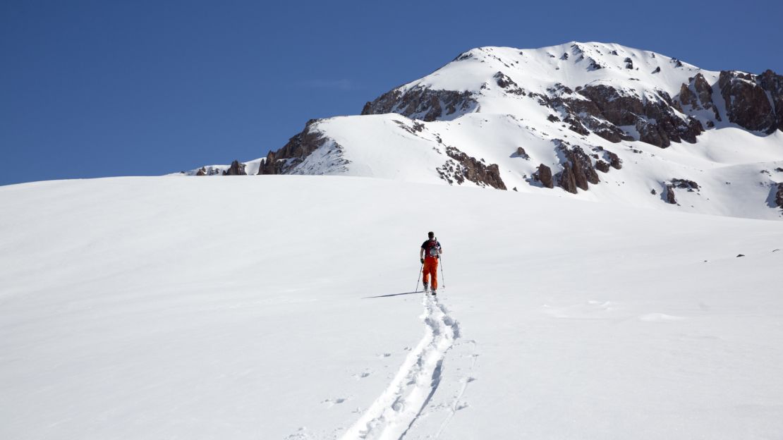 Wallet-friendly heli-skiing in Valle Nevado make it an enticing place to hit the slopes from way up high.