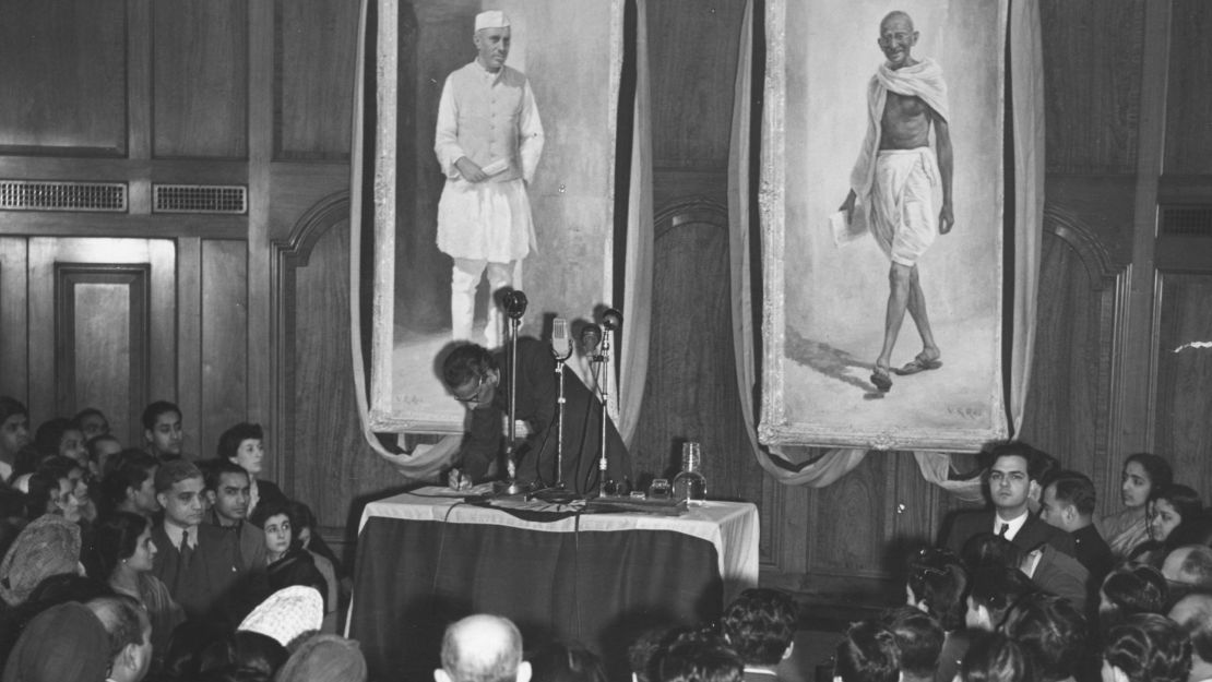 India's high commissioner in London, Krishna Menon, signs the Oath of Allegiance to the Indian constitution on January 26, 1950.