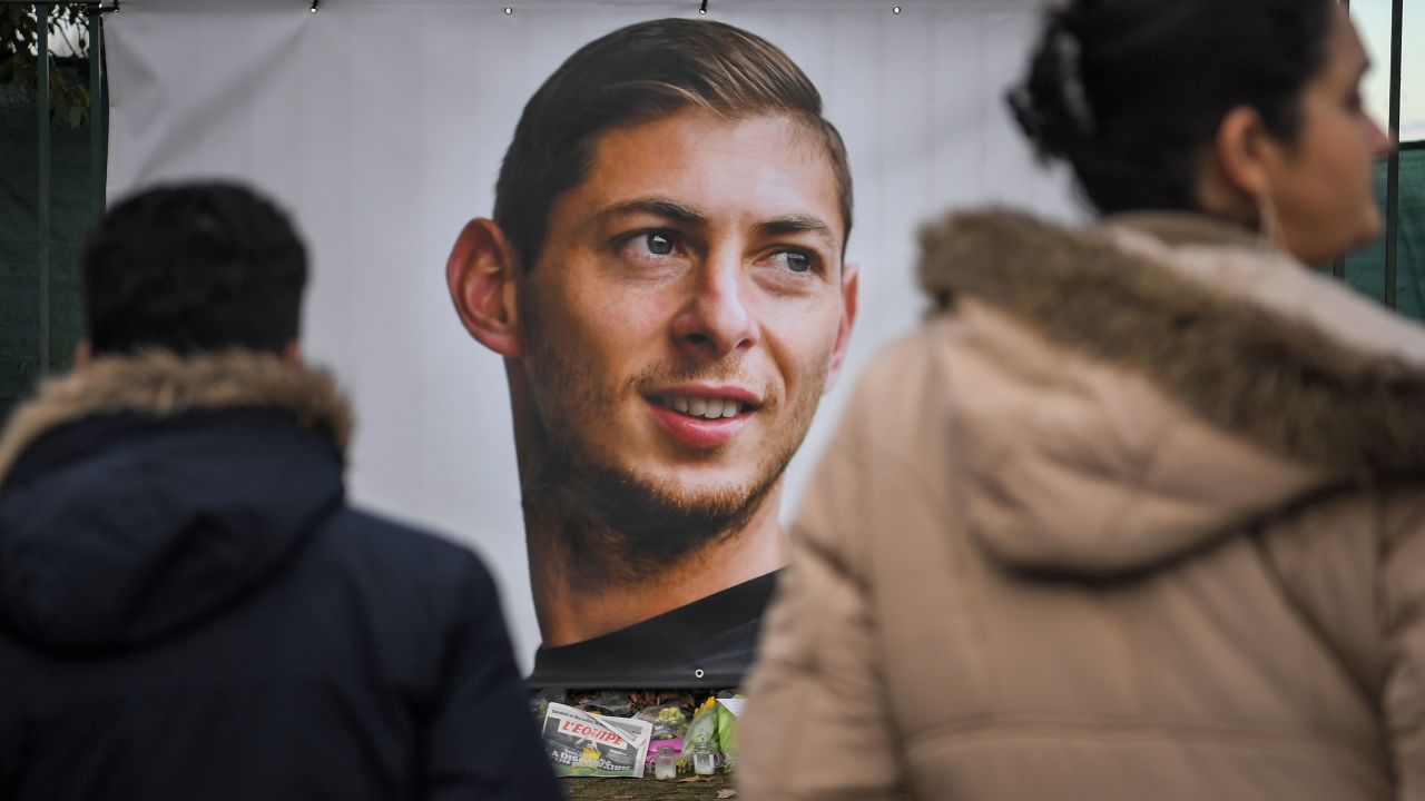 A portrait of Sala displayed in front of the FC Nantes training center.