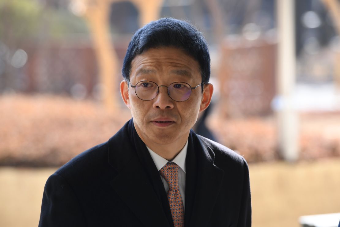 Former senior South Korean prosecutor Ahn Tae-geun arrives at the Seoul Central District Court to attend his trial in Seoul on January 23, 2019. 