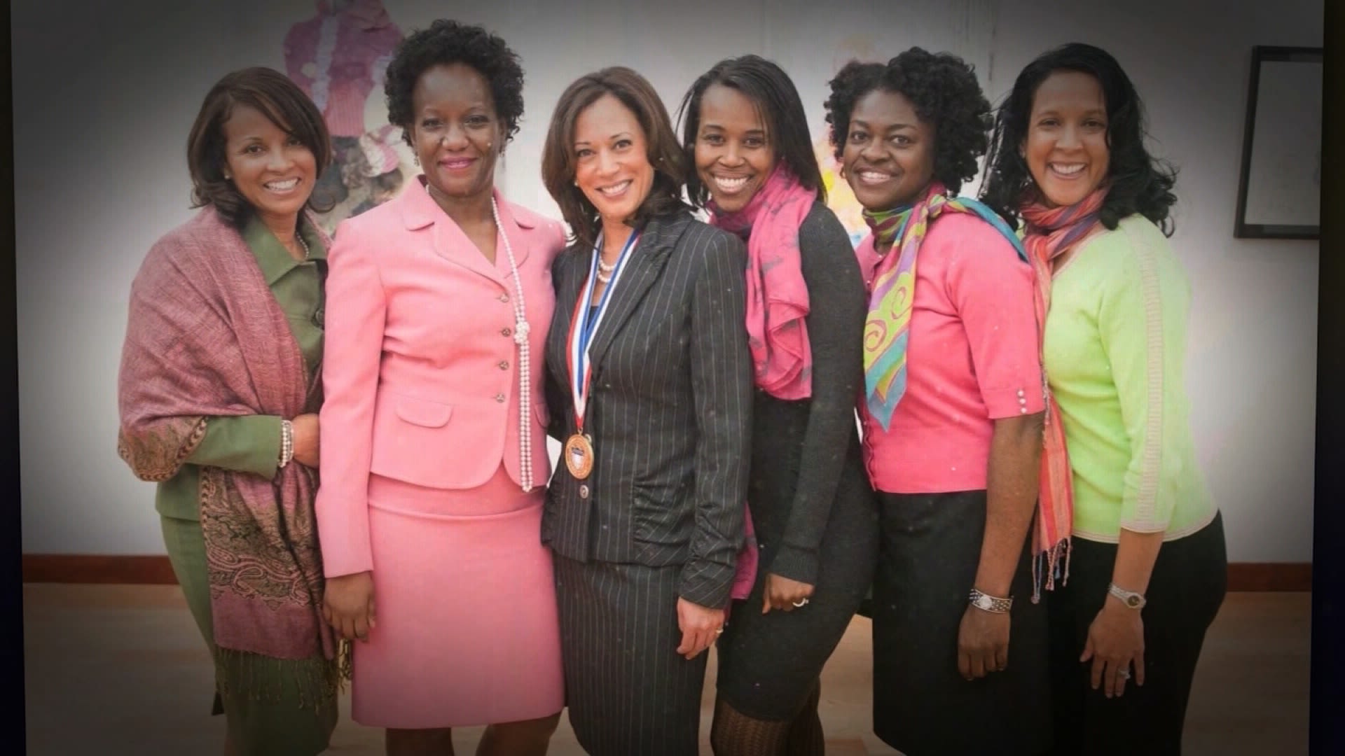 Kamala Harris and 15 Other Super Successful People Who Were in a Sorority  or Fraternity