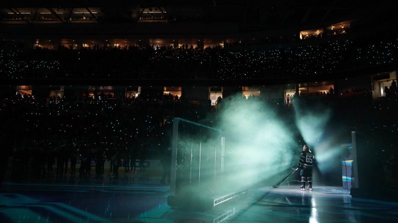 San Jose defenseman Erik Karlsson is introduced to the home crowd before the NHL All-Star Game on Saturday, January 26. <a href="index.php?page=&url=http%3A%2F%2Fwww.cnn.com%2F2019%2F01%2F21%2Fsport%2Fgallery%2Fwhat-a-shot-sports-0120%2Findex.html" target="_blank">See 34 amazing sports photos from last week</a>