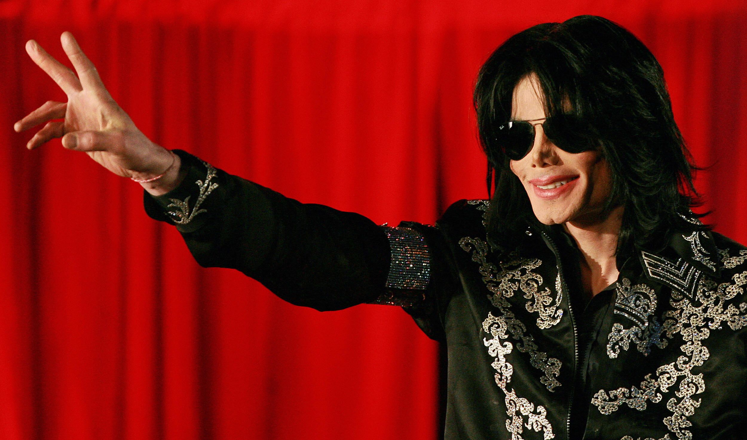 Michael Jackson Black Or White Guantlet