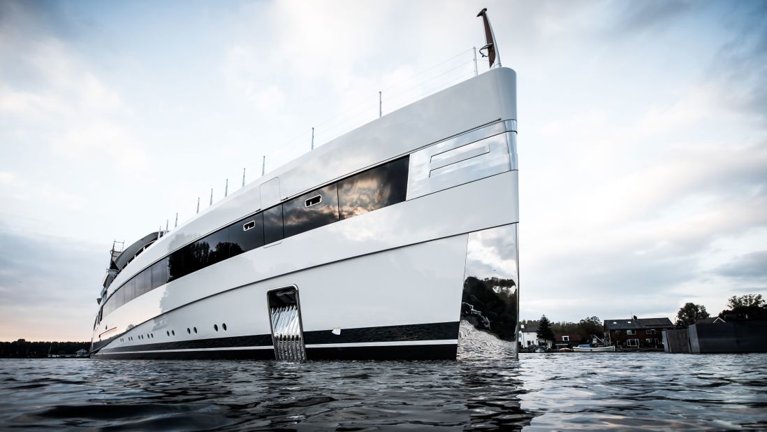 Images of the largest Feadship yacht under construction