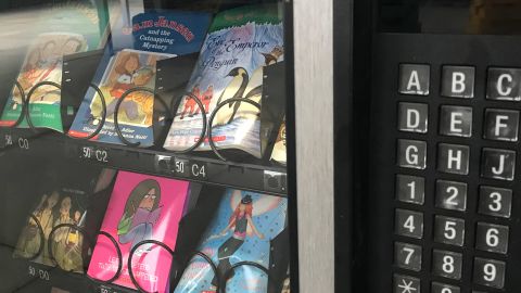 01 book vending machine