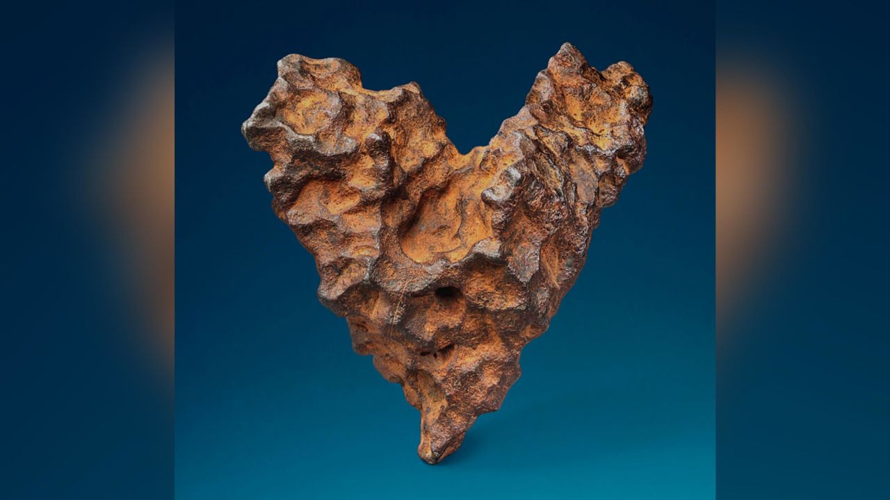 01 heart shaped meteorite auction
