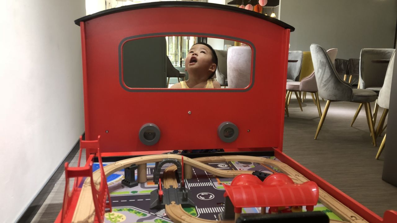 Xiyan had health difficulties growing up, requiring expensive trips to the hospital.