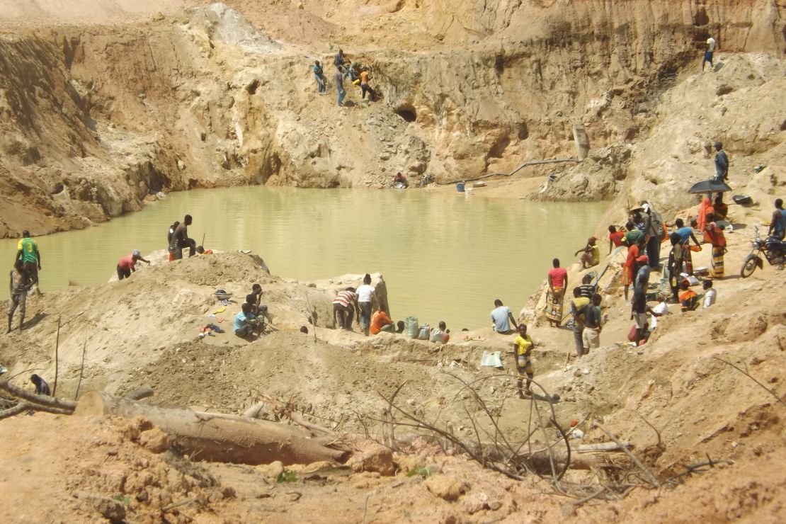 Artisanal gold miners in East Cameroon.