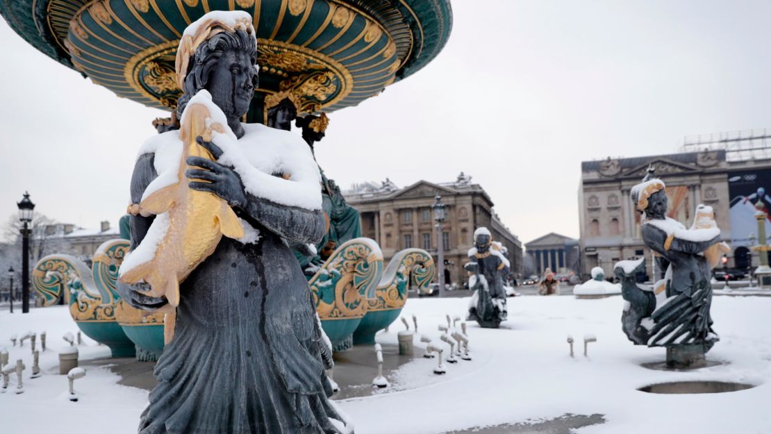 Temperatures don't usually hit freezing in Paris, but when they do, it's a good time to check out the fountains in Place de la Concorde. 