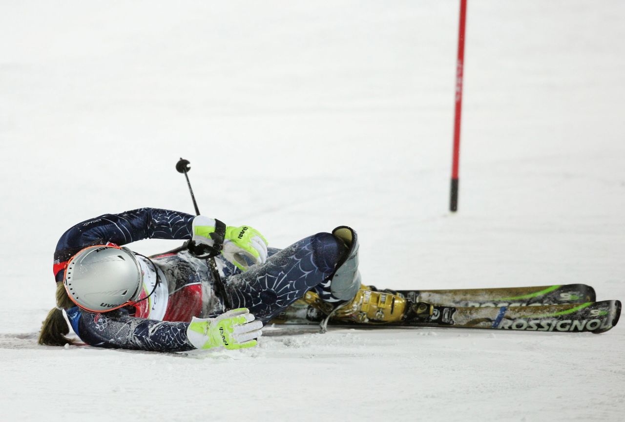 Vonn fell while practicing for the 2006 Winter Olympics in Turin, Italy, and she had to go to the hospital. She recovered in time to compete but could only manage seventh in the Super G and eighth in the downhill.