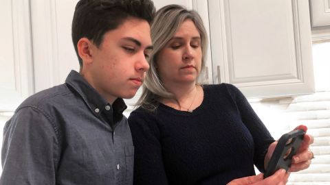Grant Thompson, 14, and his mother tried to warn Apple about a bug in the iPhone's FaceTime tool.