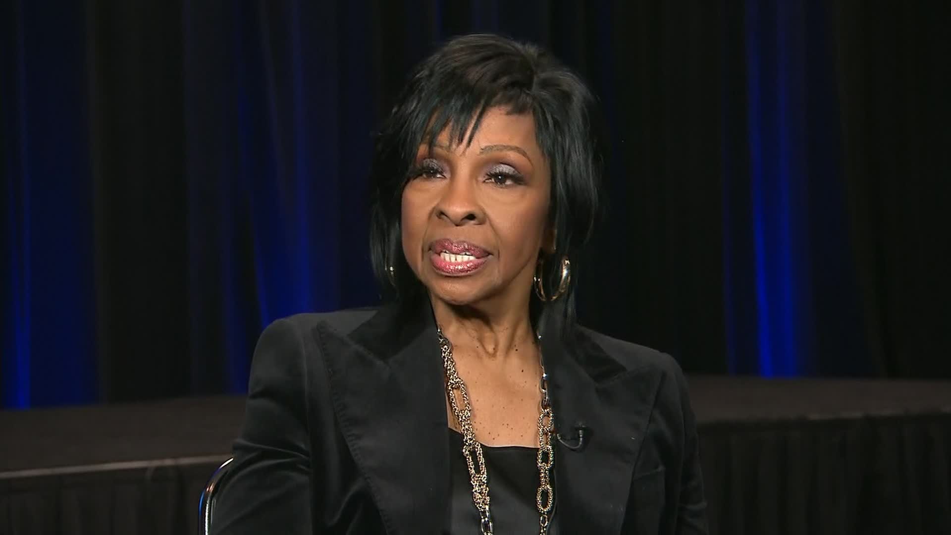 Gladys Knight Singing National Anthem at Super Bowl, Addresses Colin  Kaepernick