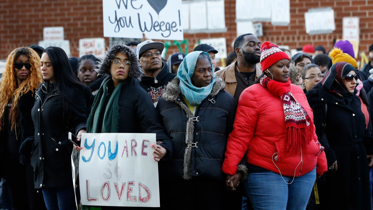 Demonstrators protest outside the Metropolitan Detention Center in New York on February 3.
