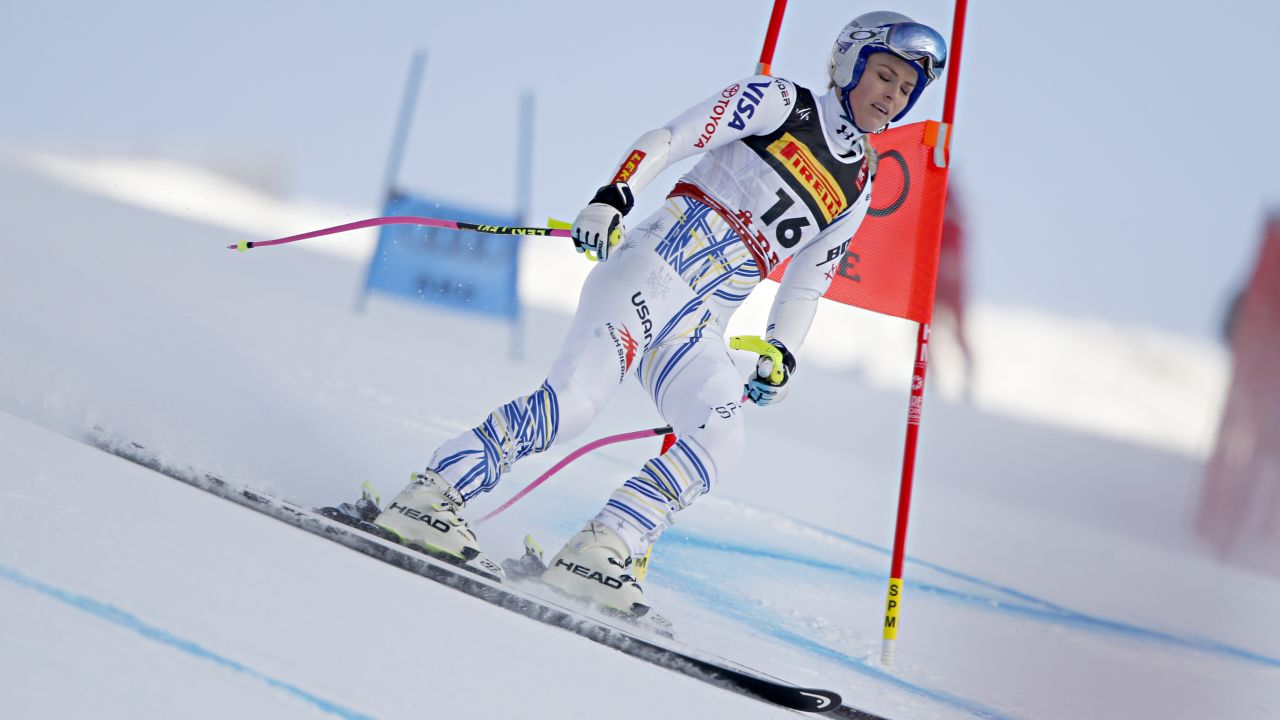 Vonn eventually picked herself up and skied slowly to the bottom of the course in Are, Sweden.