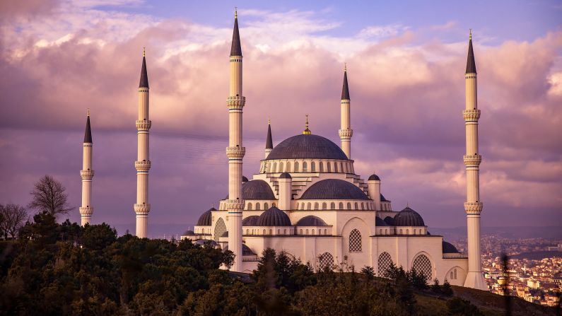 <strong>Istanbul:</strong> Straddling Europe and Asia, Istanbul blends cultures for a fascinating retreat for two.