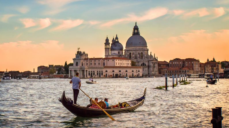<strong>Venice, Italy: </strong>The tableau created by gondoliers and St. Mark's Basilica is the stuff that inspires romantic travel daydreams.
