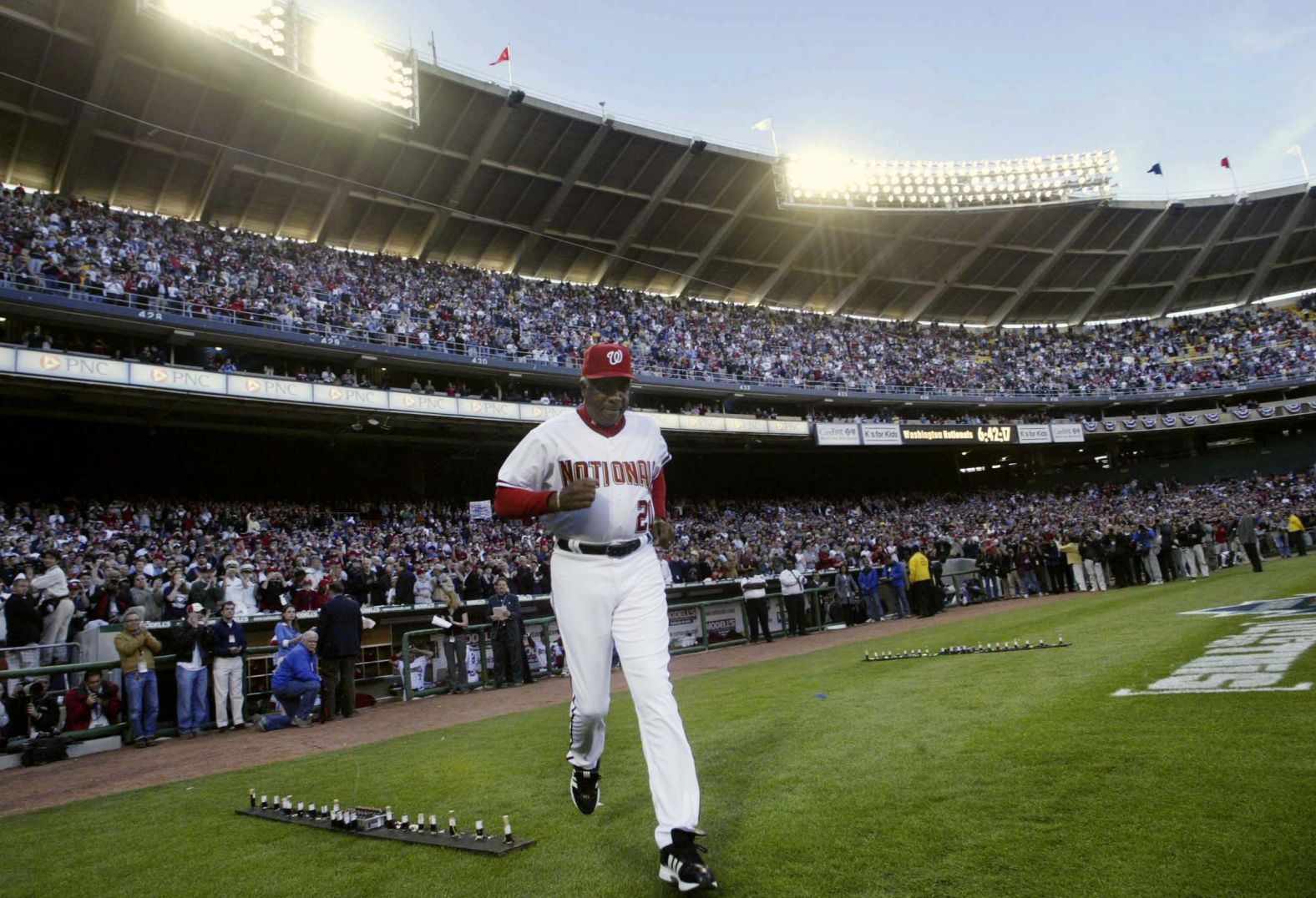 Robinson managed several teams during his career. His last season was with the Washington Nationals in 2006.