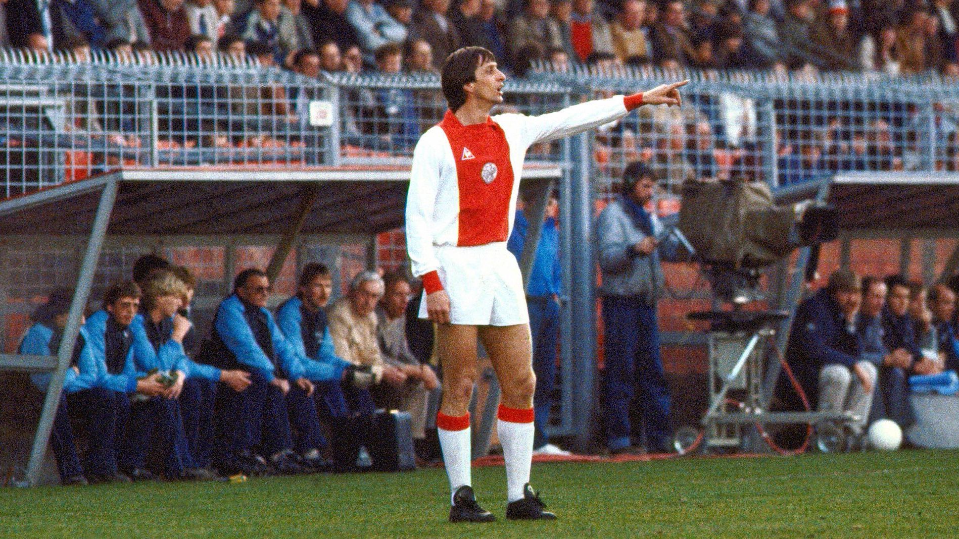 Cruyff returned to Ajax for a second spell towards the end of his career, before becoming the club's manager in 1985.