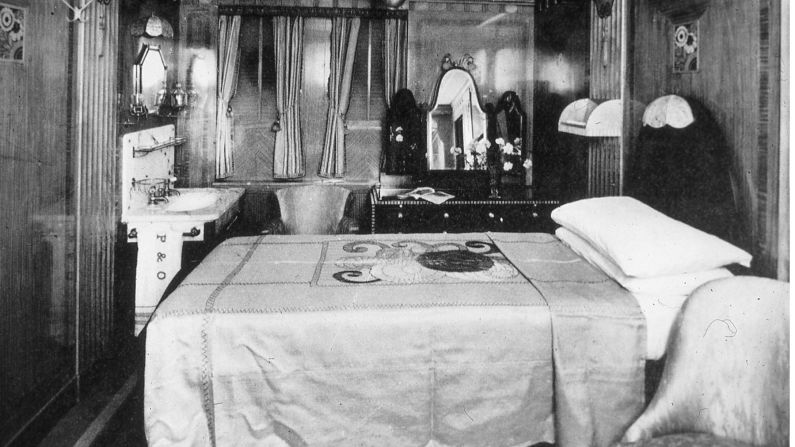 <strong>Potty porthole</strong>: Meanwhile early cruise cabins didn't exactly have en-suites. Passengers used public bathrooms -- or relied on metal scoops attached to portholes, which must have been an, um, interesting experience...