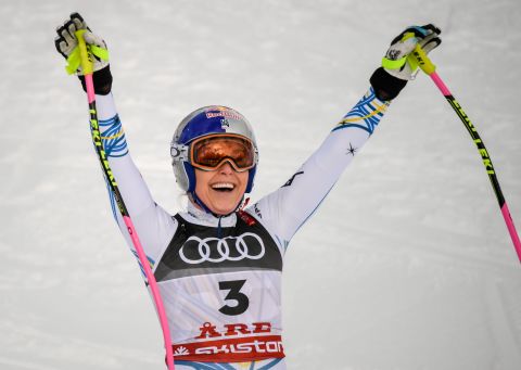 Despite crashing earlier in the week, Lindsey Vonn goes out in style at the World Championships in Are.
