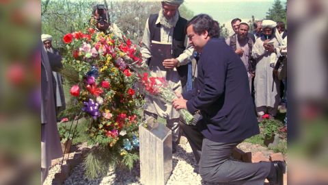 Special envoy and US ambassador to the UN Bill Richardson lays a wreath in 1998 on the monument for the slain American ambassador to Afghanistan, Adolph "Spike" Dubs, who was killed in 1979.