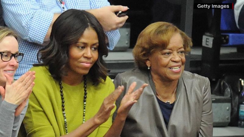 See texts Michelle Obama s mom sent about her star status