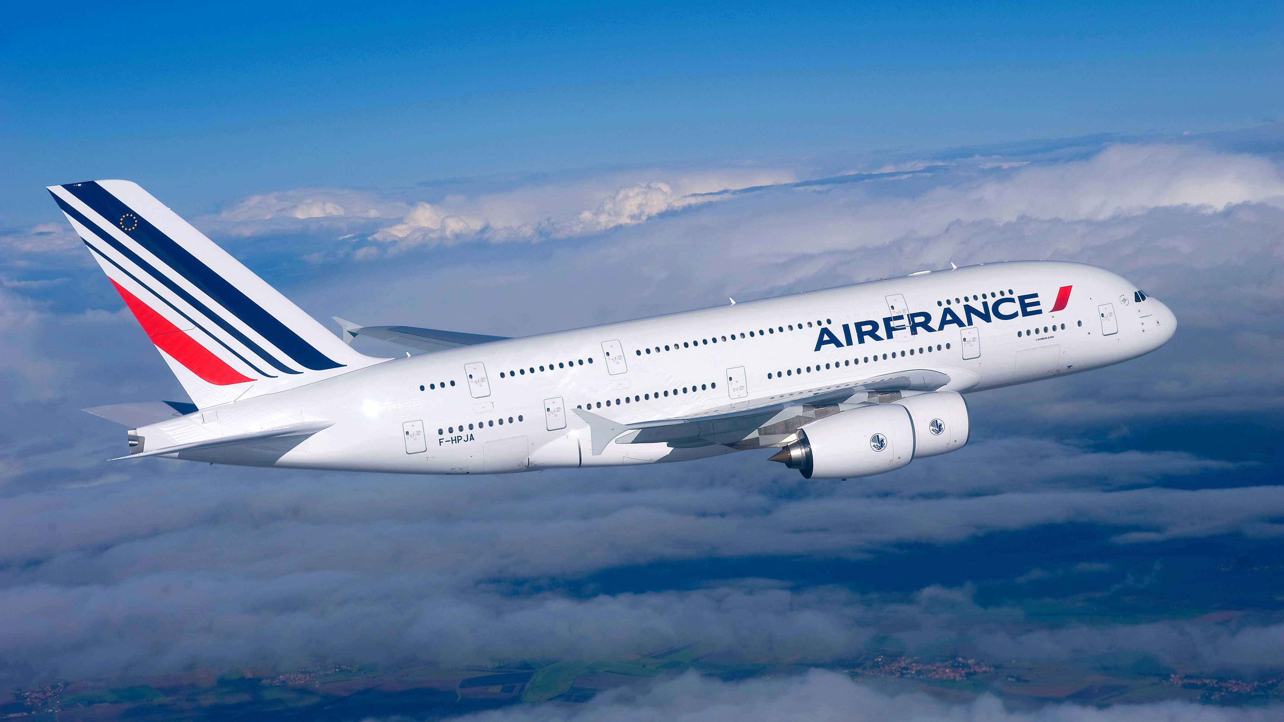 Flying on an Air France Airbus A380: Photos, Review