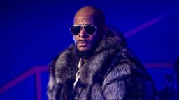 NEW YORK, NY - DECEMBER 17:  Singer R. Kelly performs in concert during the '12 Nights Of Christmas' tour at Kings Theatre on December 17, 2016 in the Brooklyn borough New York City.  (Photo by Noam Galai/Getty Images)