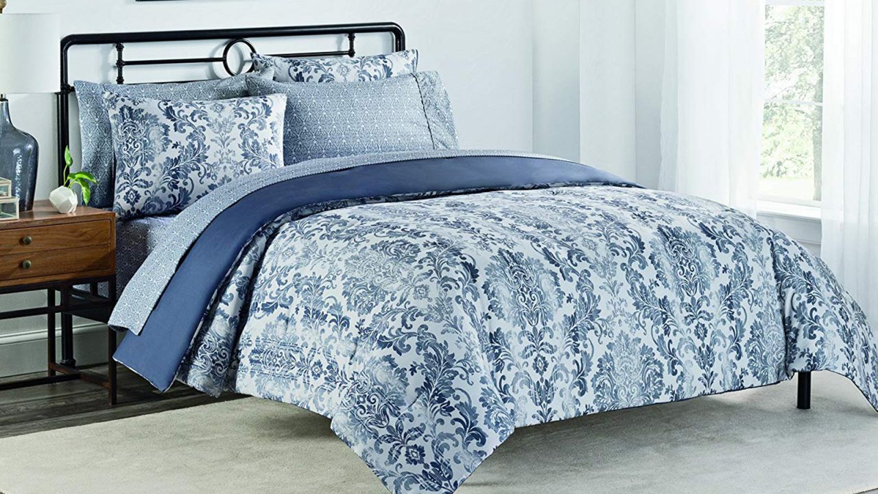 <strong>Simmons Emerson Bed Comforter Set ($69.99, originally $79.99; </strong><a href="https://amzn.to/2Ec4tex" target="_blank" target="_blank"><strong>amazon.com</strong></a><strong>) </strong>