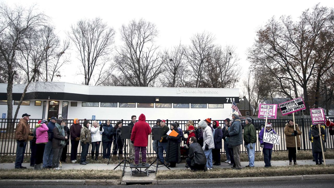 Dueling demonstrations outside Planned Parenthood's Columbia, Missouri, Health Center in 2016.