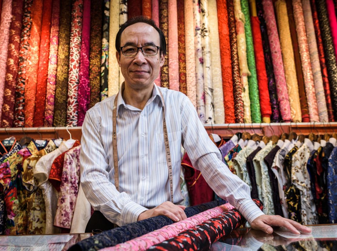 When qipaos were widely worn in Hong Kong, tailor Kan Hon Wing's family store, Mei Wah Fashion, would sell hundreds of the garments a week.