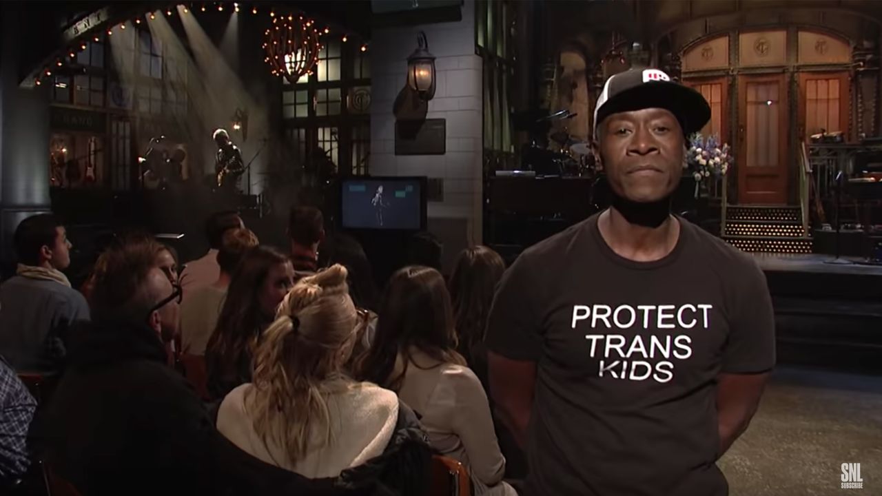 Host Don Cheadle sent a message with this T-shirt on "Saturday Night Live."