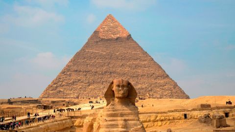 A picture taken on February 15, 2018 shows a view of the Pyramid of Khafre (Chephren) and the Giza Sphinx at the Giza pyramids complex, on the southwestern outskirts of the Egyptian capital Cairo. / AFP PHOTO / MARIO GOLDMAN        (Photo credit should read MARIO GOLDMAN/AFP/Getty Images)