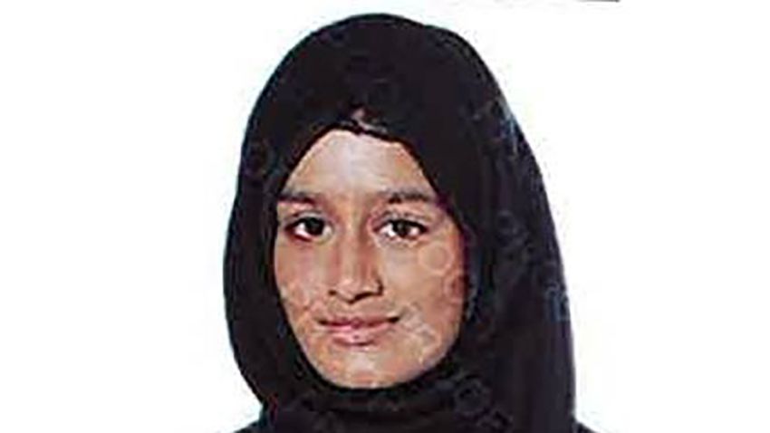 İngiltere polisi 20 Şubat 2015 Cuma günü Londra'daki evlerinden kaybolan ve Suriye'ye doğru yola çıktıklarına inanılan üç genç kızı bulmak için yardım çağrısında bulundu.  İkisi 15, biri 16 yaşında olan kızlar, polisin İstanbul'a uçağa bindiklerini söylediği 17 Şubat 2015 Salı gününden beri görülmedi.  Birinin, 17 yaşındaki Aklima Begüm adıyla seyahat ediyor olma ihtimali bulunan 15 yaşındaki Şamima Begüm, ikincisinin ise 16 yaşındaki Kadiza Sultana olduğu belirlendi. Üçüncü kızın ise 15 yaşındaki Amira Abase olduğu belirlendi.